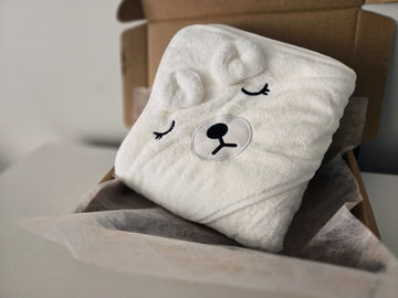 Бяла хавлия с качулка🤍