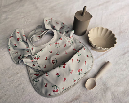 Комплект захранване с лигавник - черешки✨