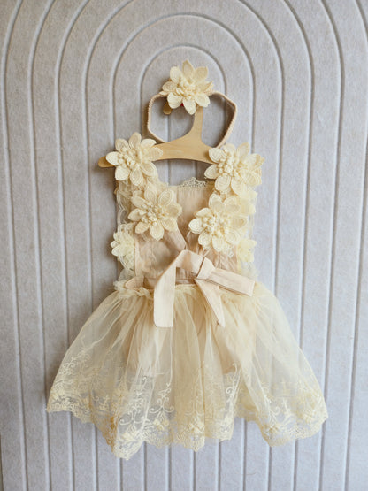 ✨Стилна рокля с нежна бродерия✨